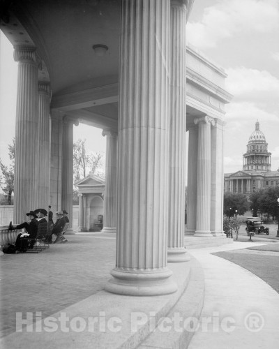 Denver, Colorado, In the Shade of the Colonnade, c1919