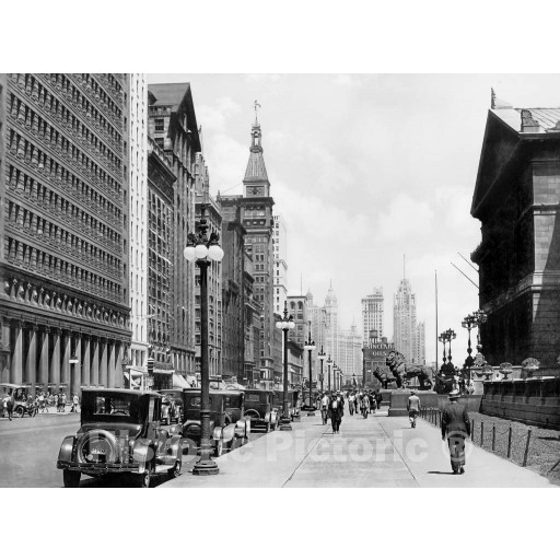 Chicago, Illinois, Walking Along Michigan Avenue, c1925