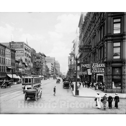 Detroit, Michigan, Woodward Avenue, c1915