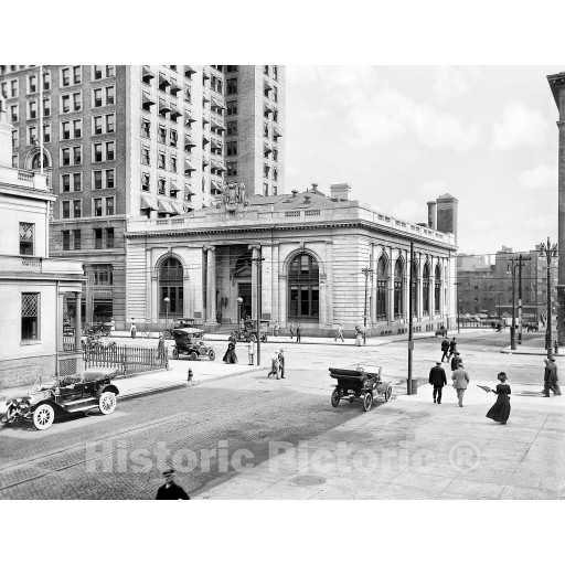 Detroit, Michigan, Outside the State Savings Bank, c1910