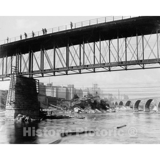 Minneapolis, Minnesota, Tenth Avenue Bridge, c1900