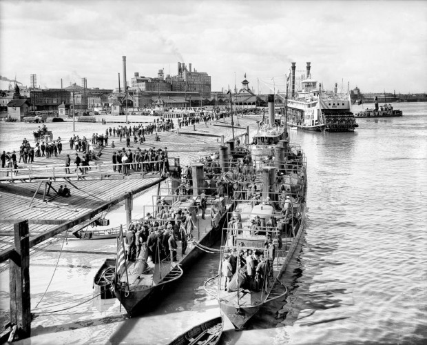 Crowds Visiting the Torpedo Boats, c1906
