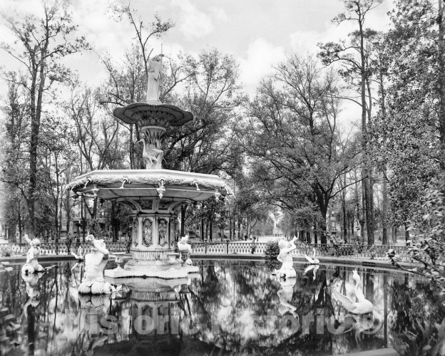 Savannah, Georgia, Fountain in Forsyth Park, c1895