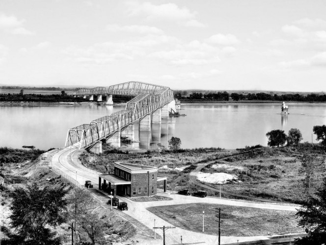 Chain of Rocks Bridge, c1929