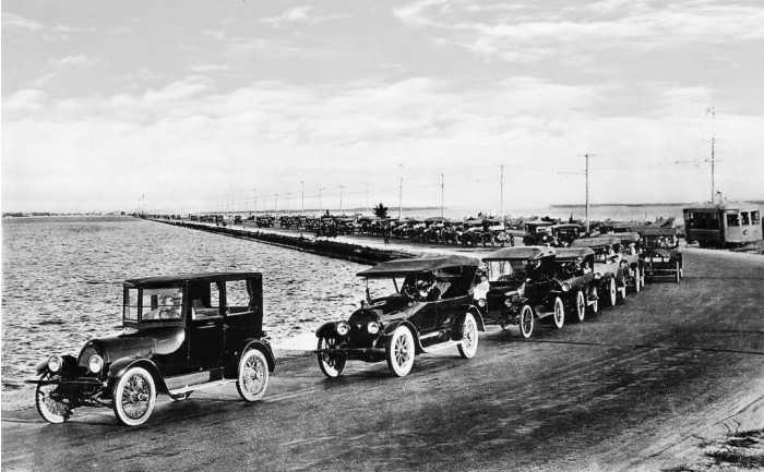 Traffic on the MacArthur Causeway, c1924