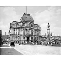 The Soldiers and Sailors Monument in front of City Hall, c1906