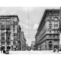 Trolley on Washington Avenue and Twelfth Street, c1914